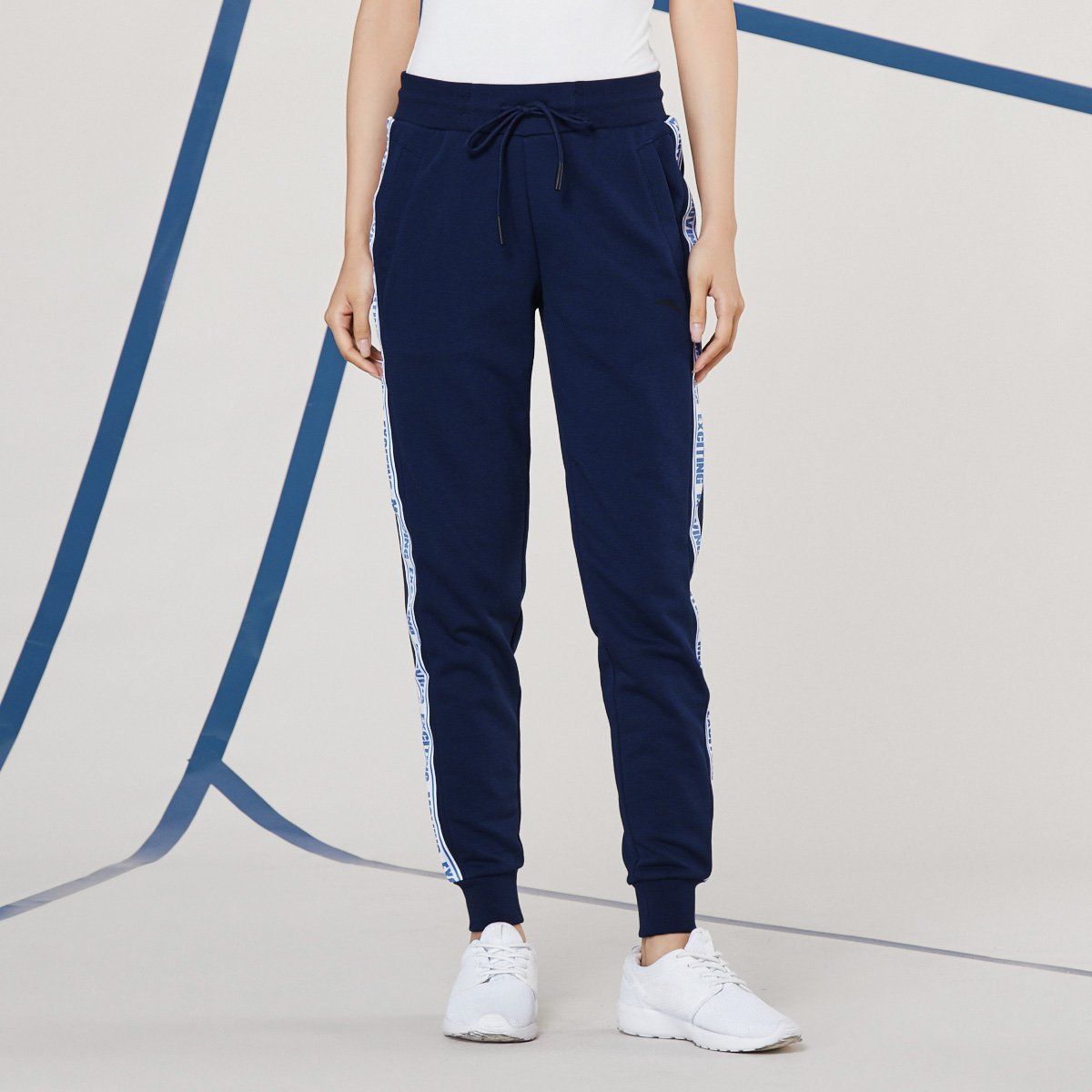 安踏 女款运动裤 安踏 吸汗透气 女款运动长裤 生活系列