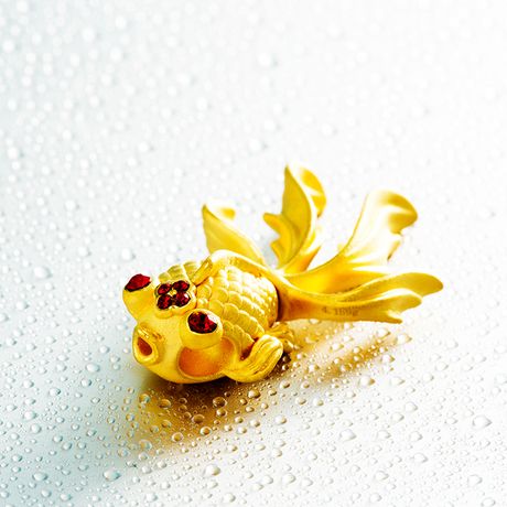 延金 幸福鱼年年有余寓意足金镶宝石动物吊坠 约4.17g