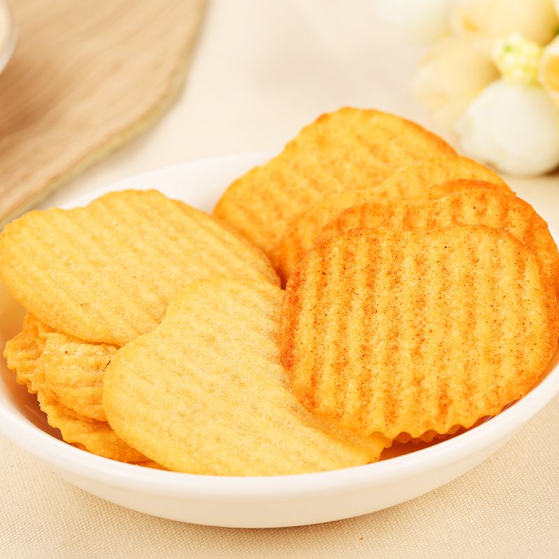 三只松鼠 非油炸薯片小贱脆薯番茄味休闲零食膨化食品办公室小吃100g