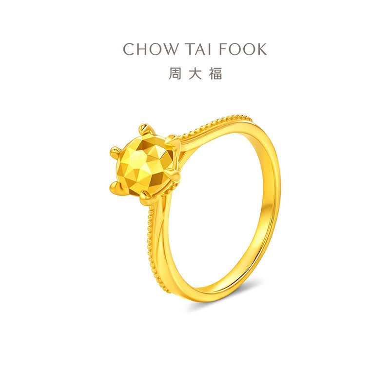 周大福 六爪钻石造型(1克拉)婚嫁求婚戒指足金黄金戒指计价（工费520元）EOF1857